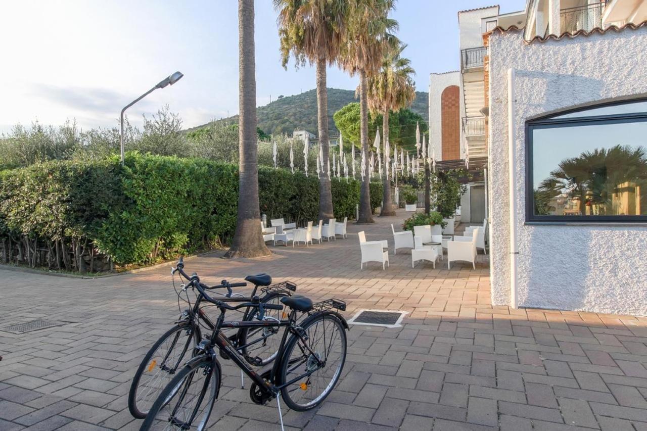 Liguria Apartments Pietra Ligure Exterior photo